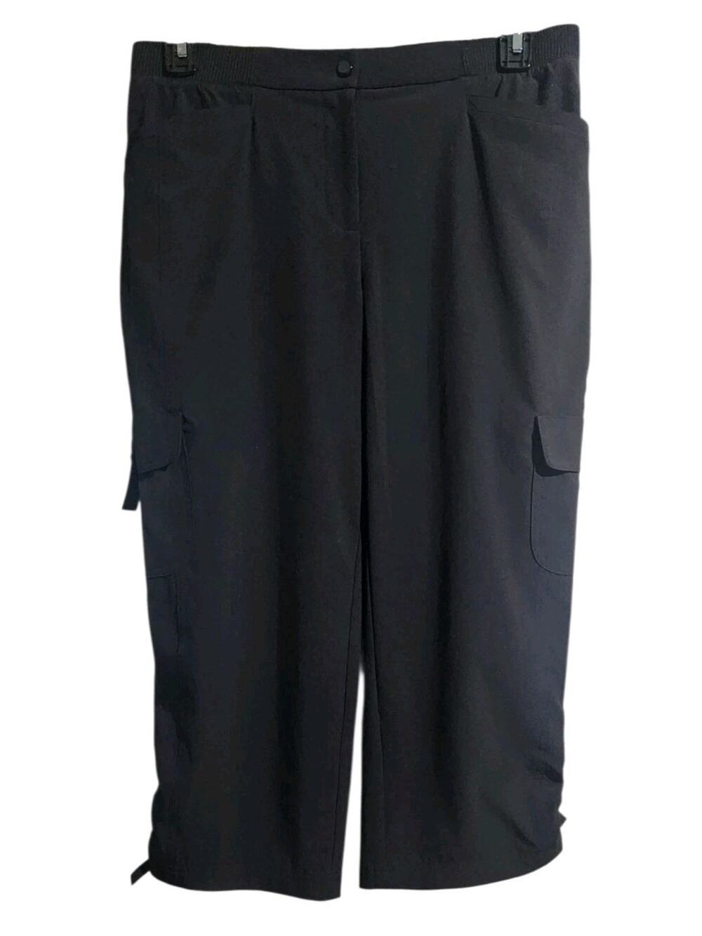 Chicos Zenergy Pants Womens 1 US M 8/10 Black Cargo Pockets Peddle Pusher Casual